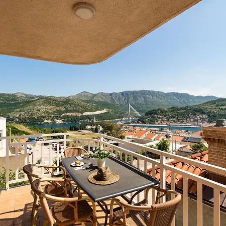 Burum - With Beautiful View 3 Daire