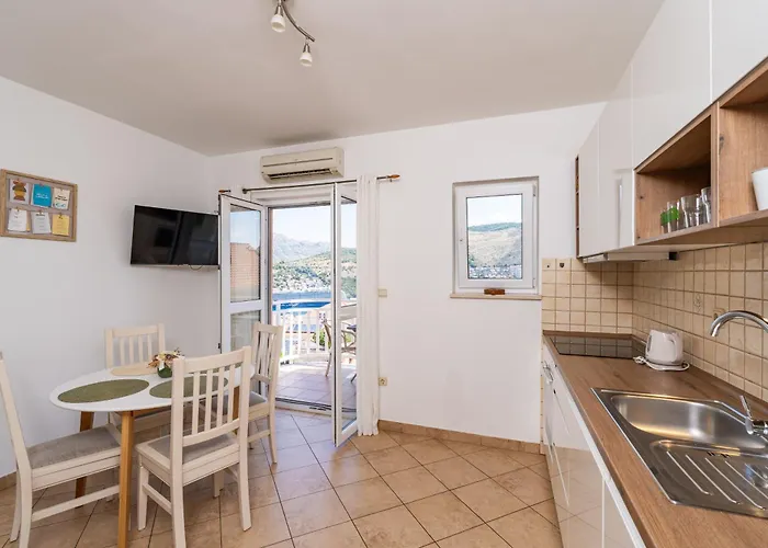 Burum - With Beautiful View 3 Daire Dubrovnik
