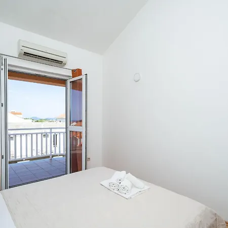 Burum - With Beautiful View 3 아파트 *