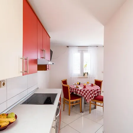 Apartman Burum - With Beautiful View 3