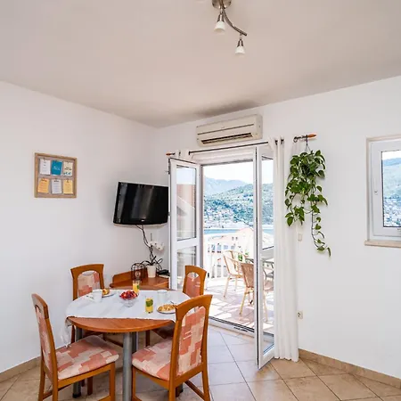 Apartment Burum - With Beautiful View 3 *