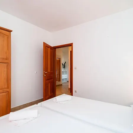 Burum - With Beautiful View 3 아파트 *