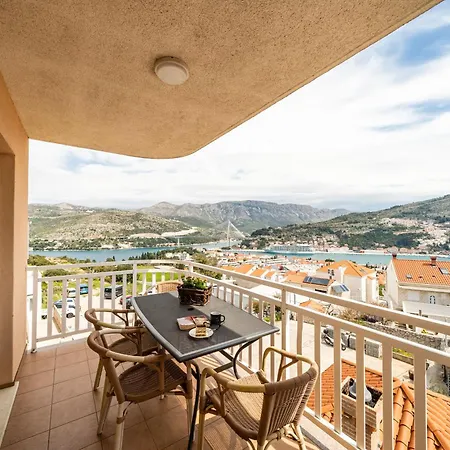 Apartment Burum - With Beautiful View 3