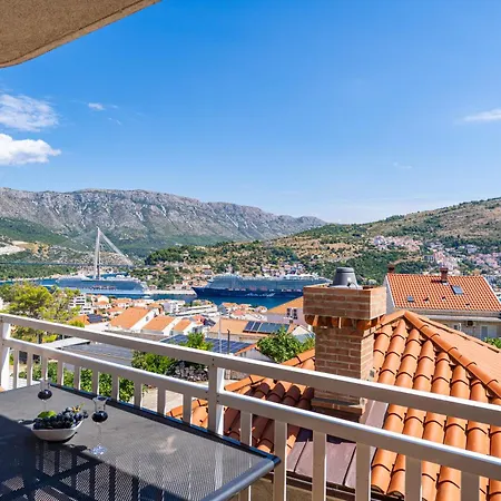 Burum - With Beautiful View 3 Apartman *